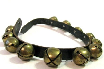antique_christmas_sleigh_bells_on_a_leather_strap_615af543
